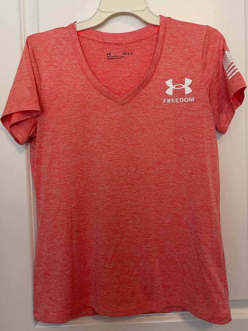 Under Armour Coral Heather V-Neck Performance Tee. Size medium.
